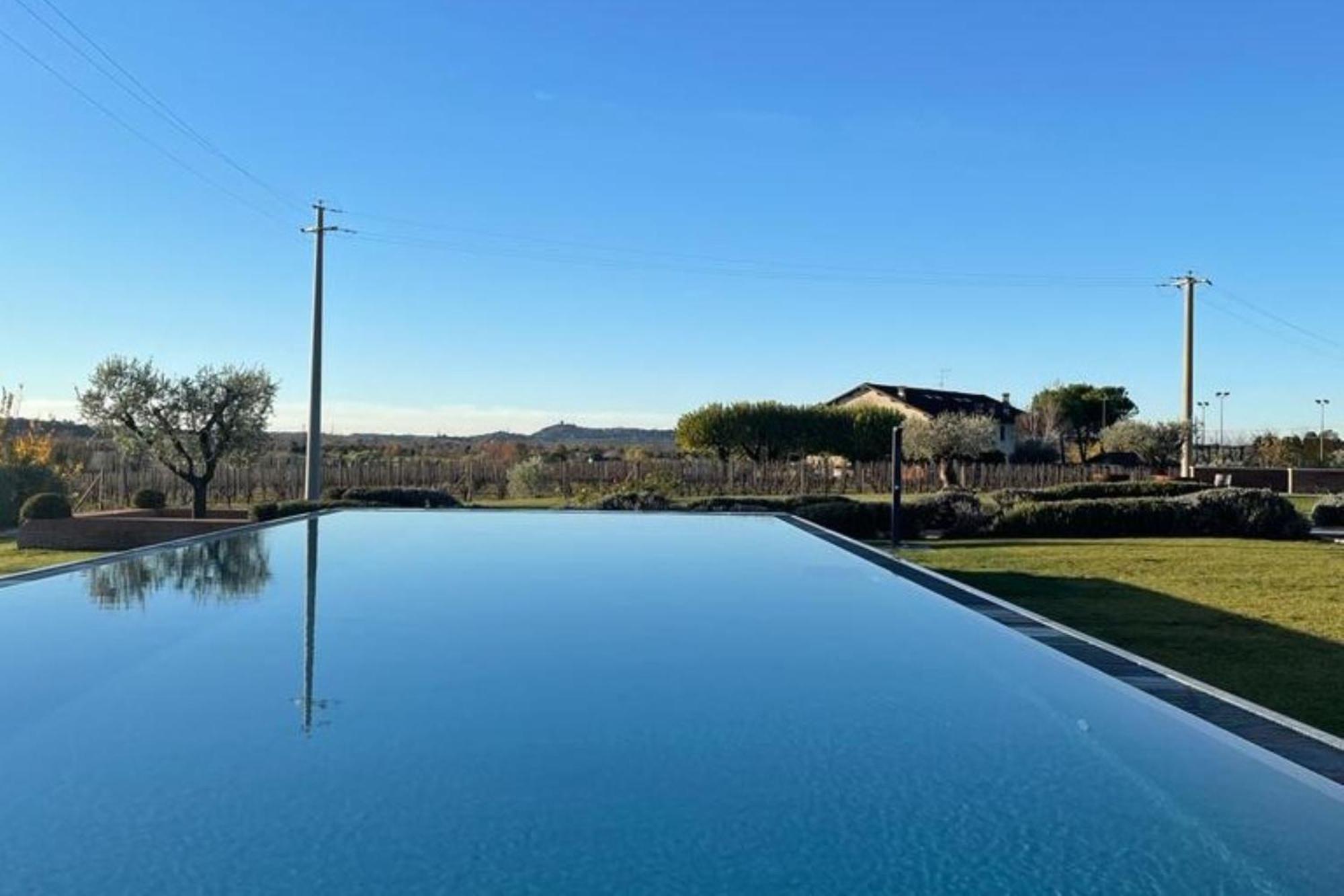 Almavite Wine Resort With Pool ديسينسانو ديل غاردا المظهر الخارجي الصورة