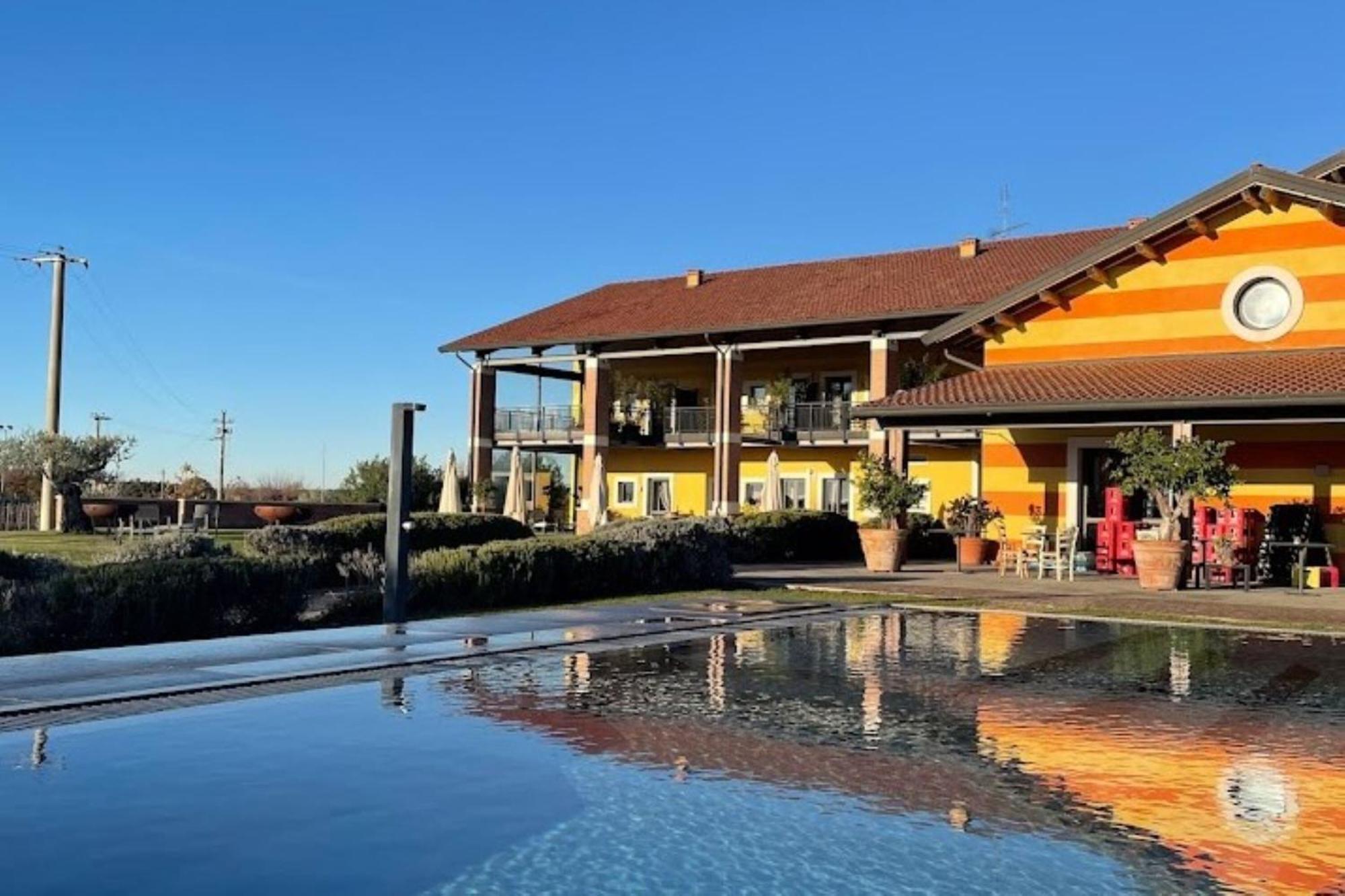 Almavite Wine Resort With Pool ديسينسانو ديل غاردا المظهر الخارجي الصورة