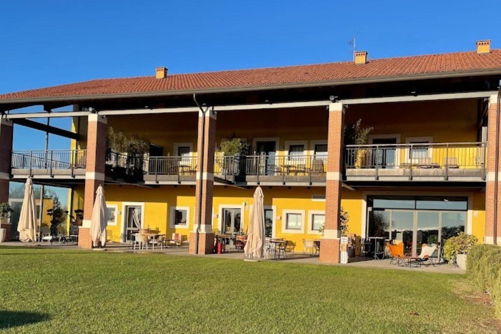 Almavite Wine Resort With Pool ديسينسانو ديل غاردا المظهر الخارجي الصورة